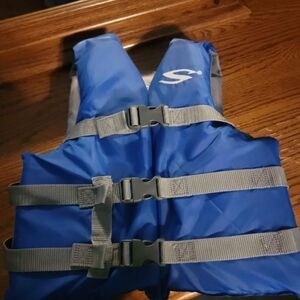 Stearns Kids Classic Life Vest, USCG Approved Type III Life Jacket for Kids.